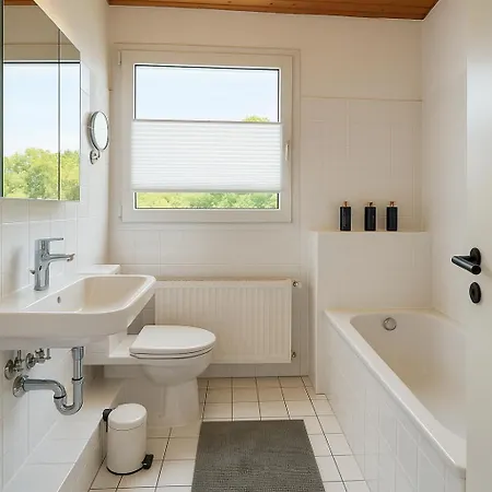 Cozy-Stay Iii, 2-Room Flat For Vacation & Messe, Duesseldorf, Perfect Connectivity *